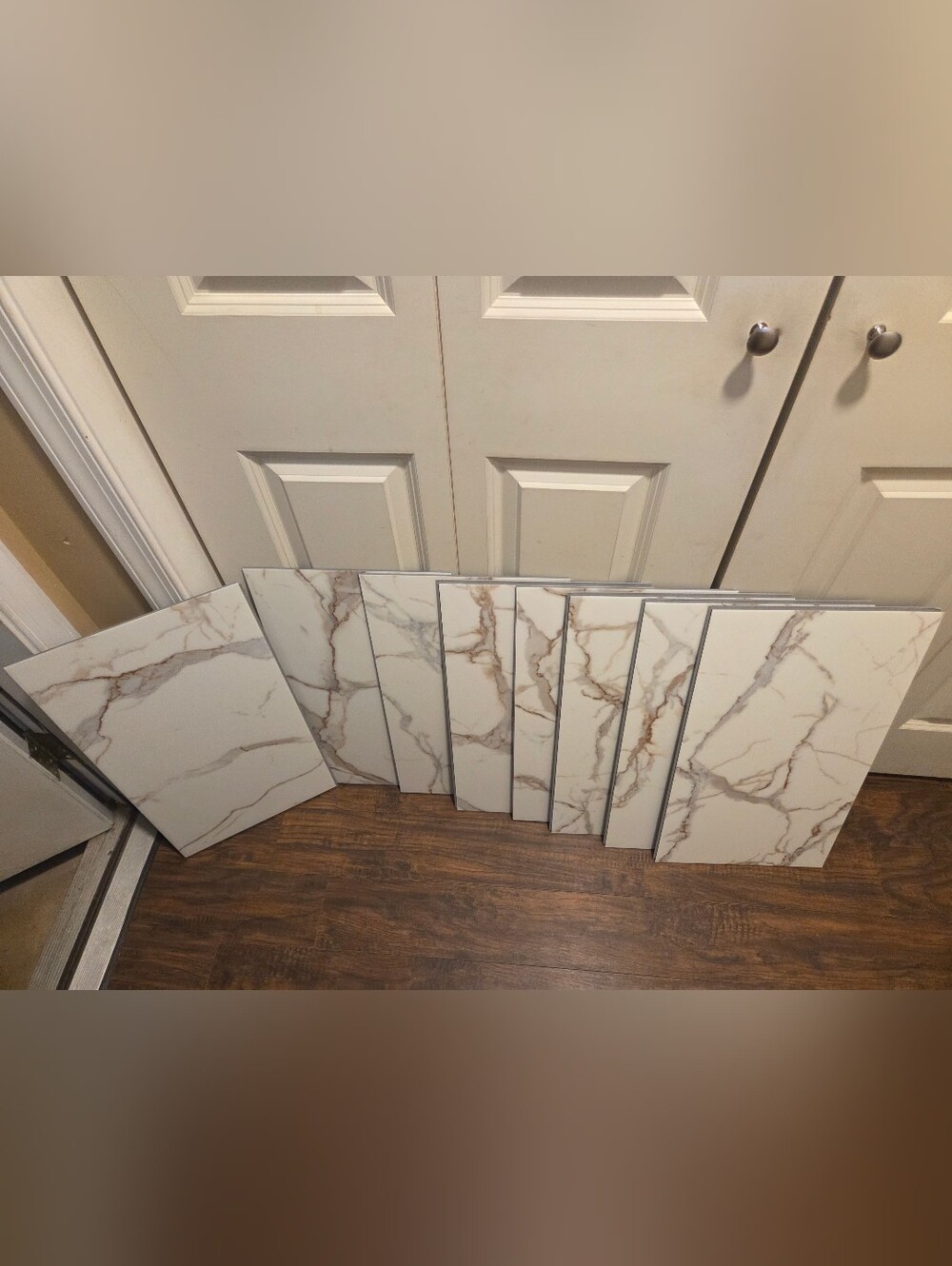 Pergo DuraCraft +WetProtect Rome Marble Waterproof Interlocking Vinyl Tile 8 pc